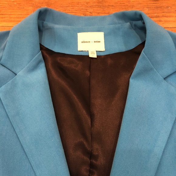Silence & Noise blazer & top - Picture 2 of 5